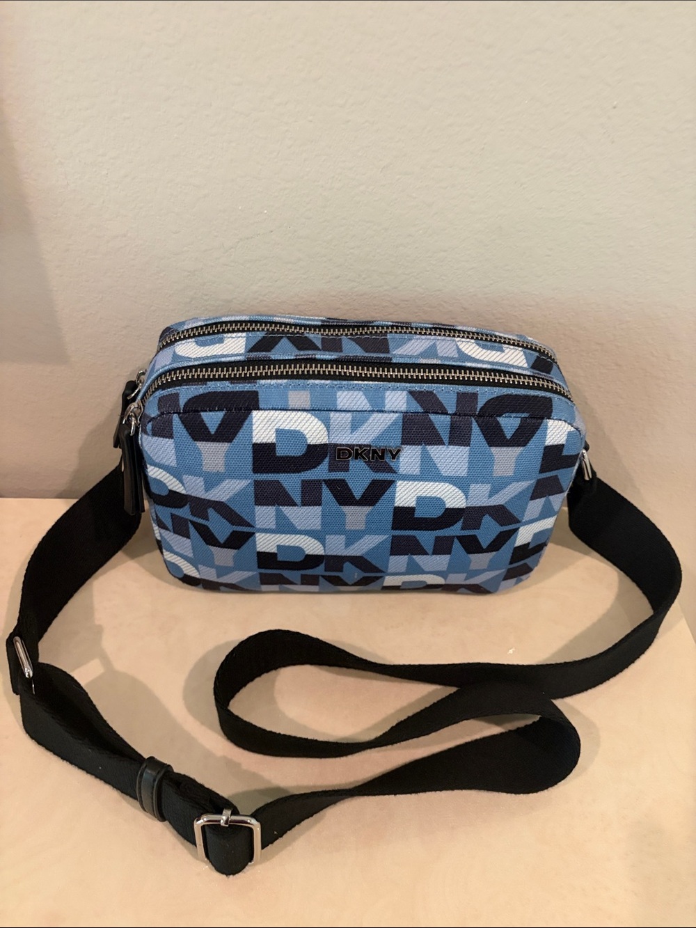 NWOT DKNY Logo Crossbody